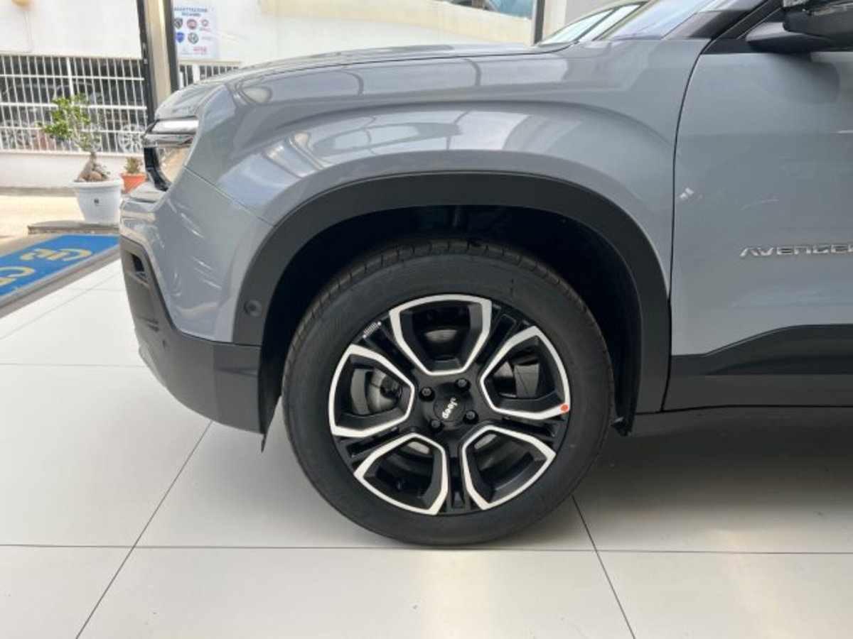 Jeep Avenger 1.2 turbo Summit fwd 100cv (11)