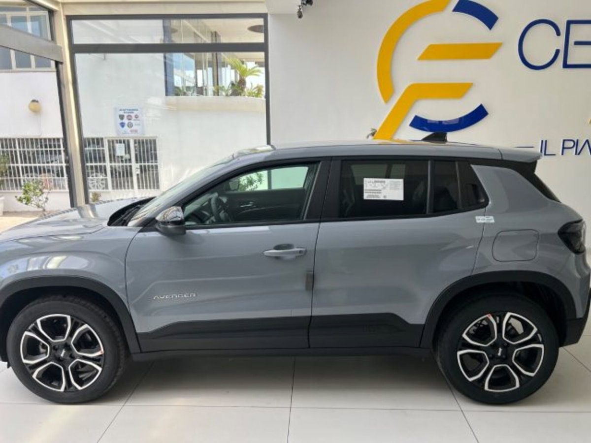 Jeep Avenger 1.2 turbo Summit fwd 100cv (14)