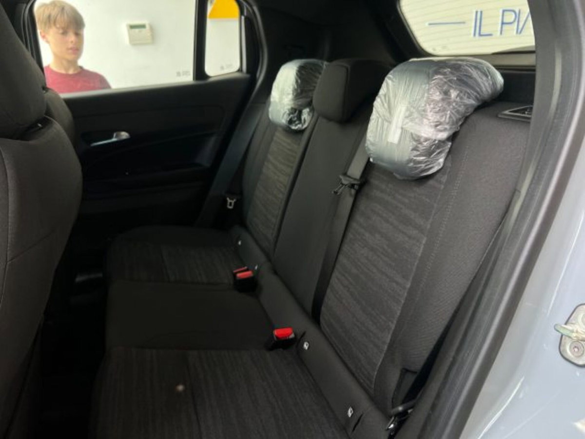 Jeep Avenger 1.2 turbo Longitude fwd 100cv (19)