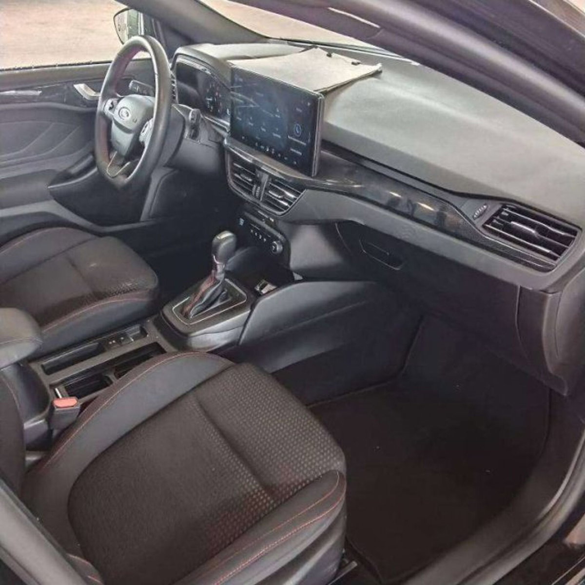 Ford Focus 1.0t ecoboost h ST-Line 155cv powershift (8)