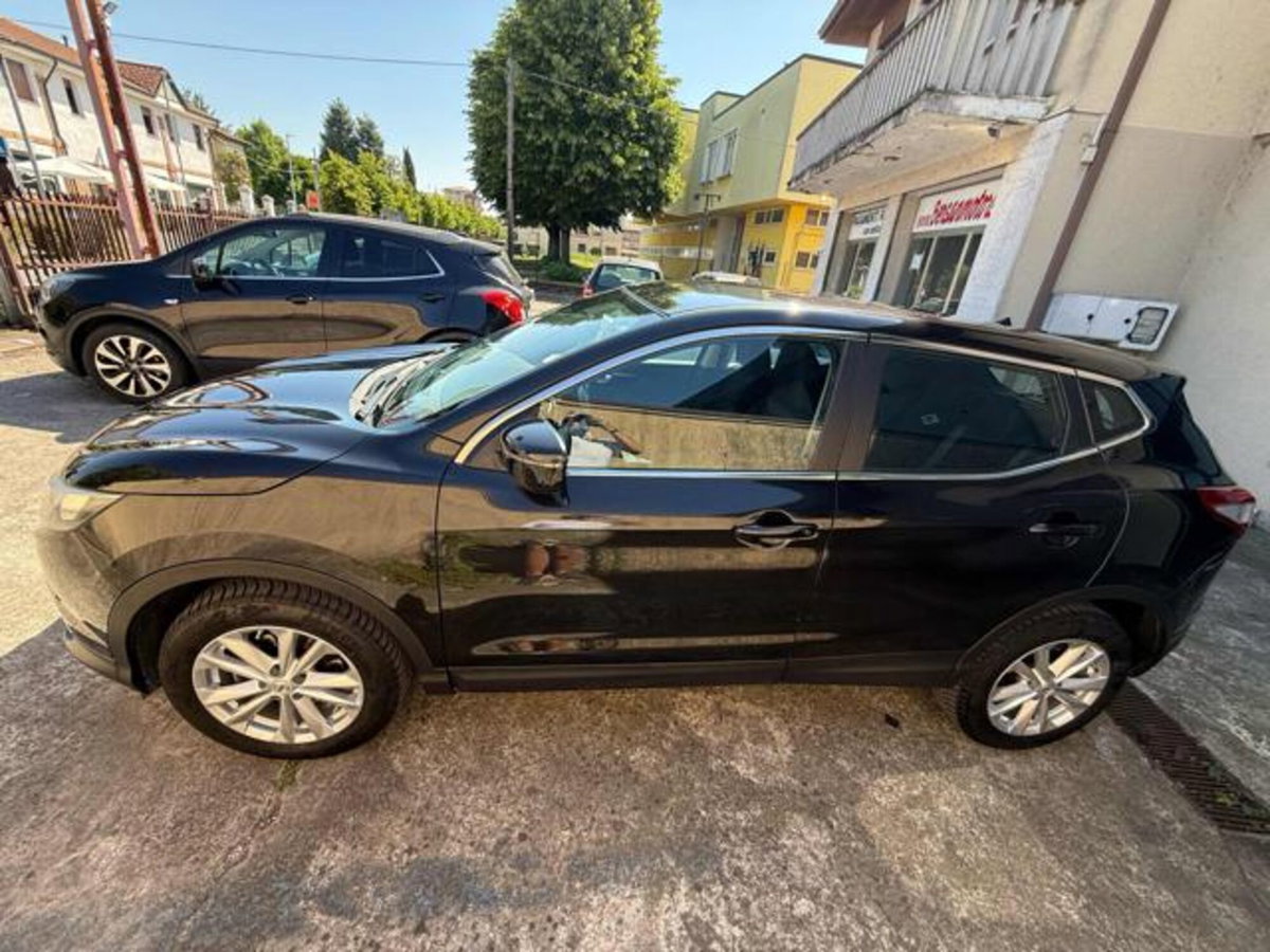 Nissan Qashqai 1.2 DIG-T Tekna (4)