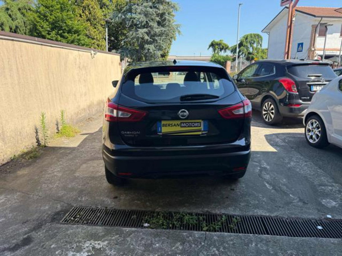 Nissan Qashqai 1.2 DIG-T Tekna (6)
