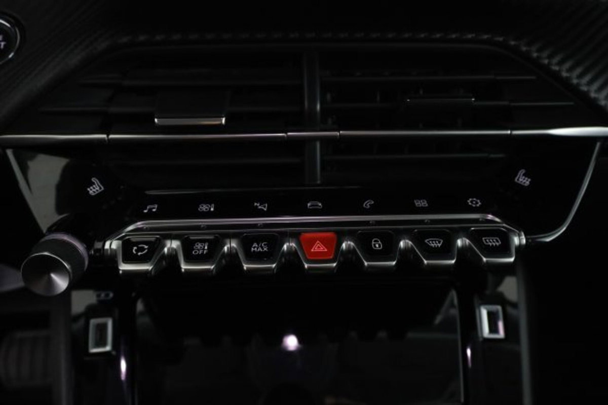Peugeot 2008 BlueHDi 130 S&S EAT8 Allure Pack (13)