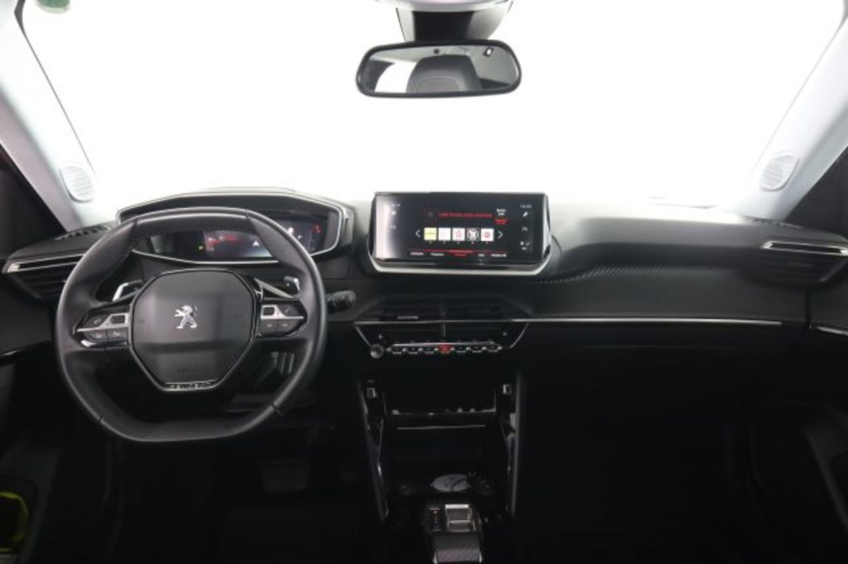 Peugeot 2008 BlueHDi 130 S&S EAT8 Allure Pack (4)
