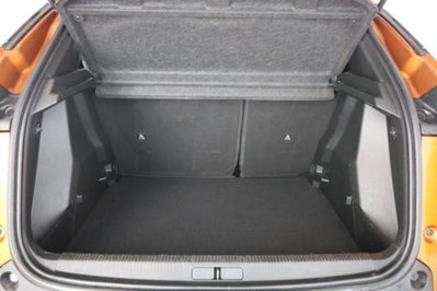 Peugeot 2008 BlueHDi 130 S&S EAT8 Allure Pack (6)