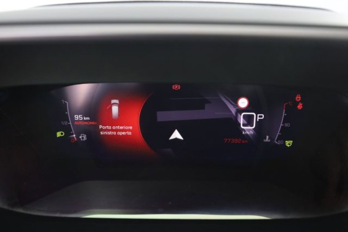 Peugeot 2008 BlueHDi 130 S&S EAT8 Allure Pack (7)
