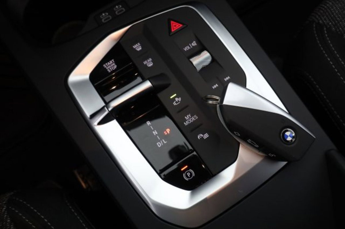 BMW Serie 1 120 48V MSport Design auto (13)