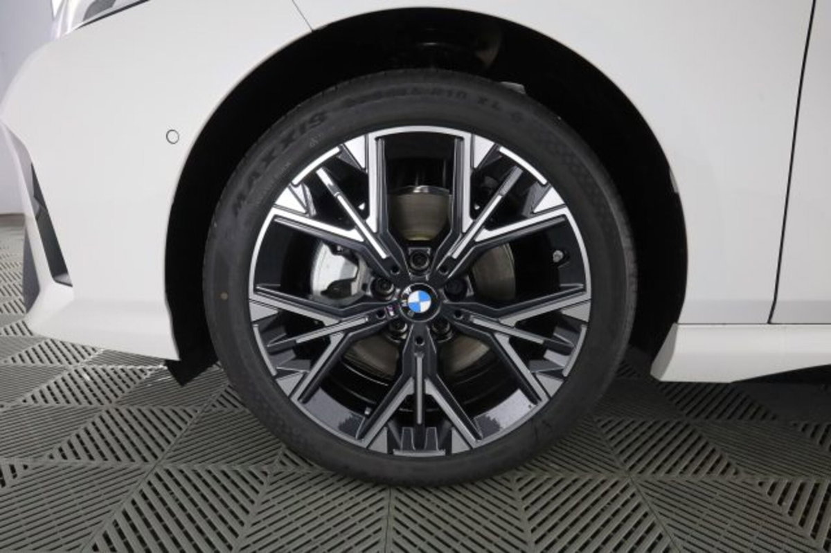 BMW Serie 1 120 48V MSport Design auto (8)