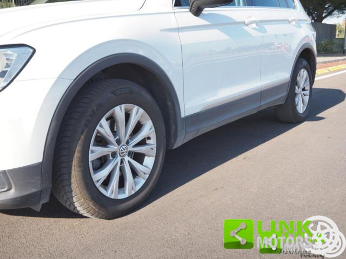 Volkswagen Tiguan 2.0 TDI 150CV 4MOTION DSG Sport & Style BMT (9)