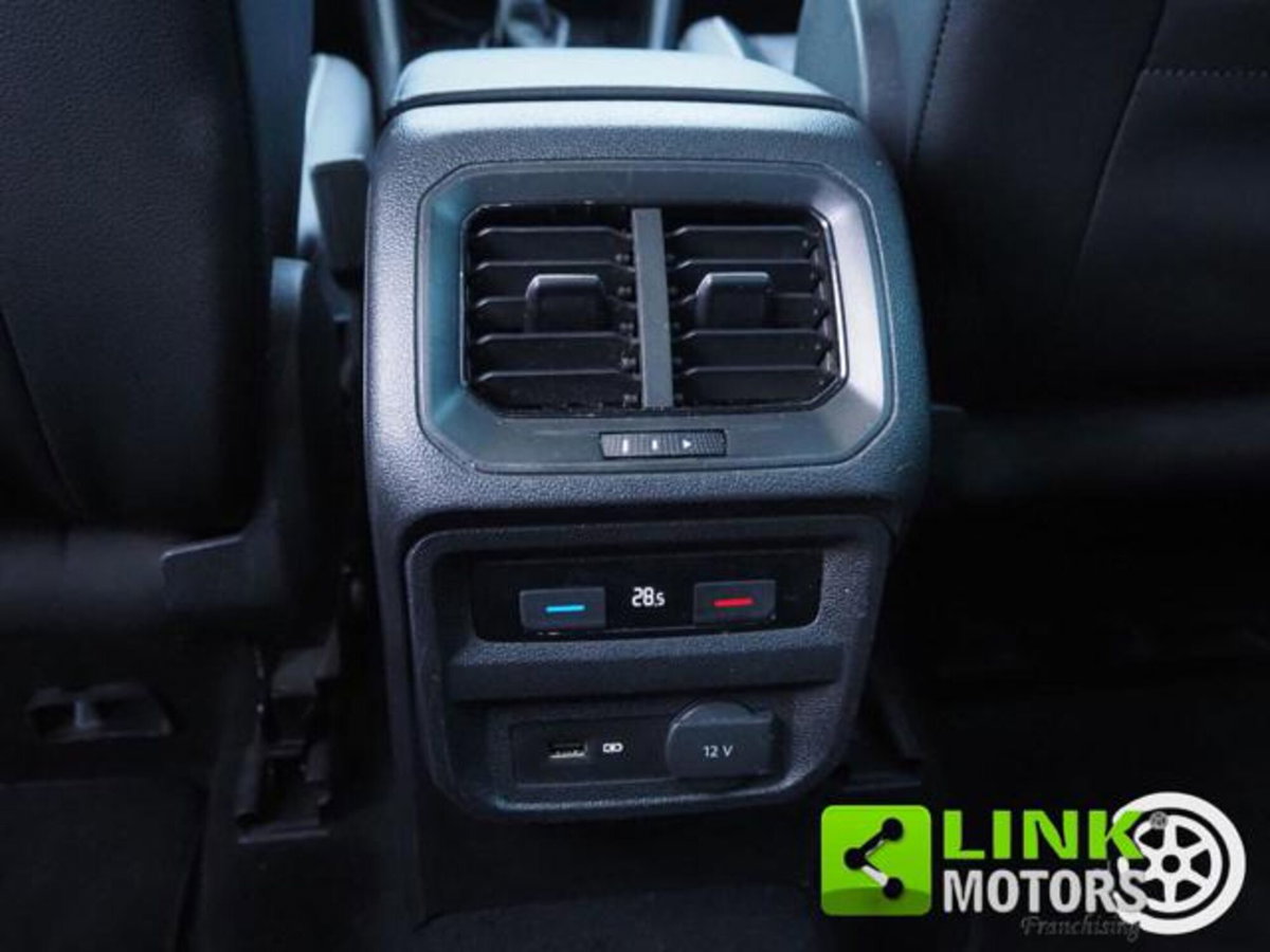 Volkswagen Tiguan 2.0 TDI SCR DSG Business BlueMotion Technology (17)
