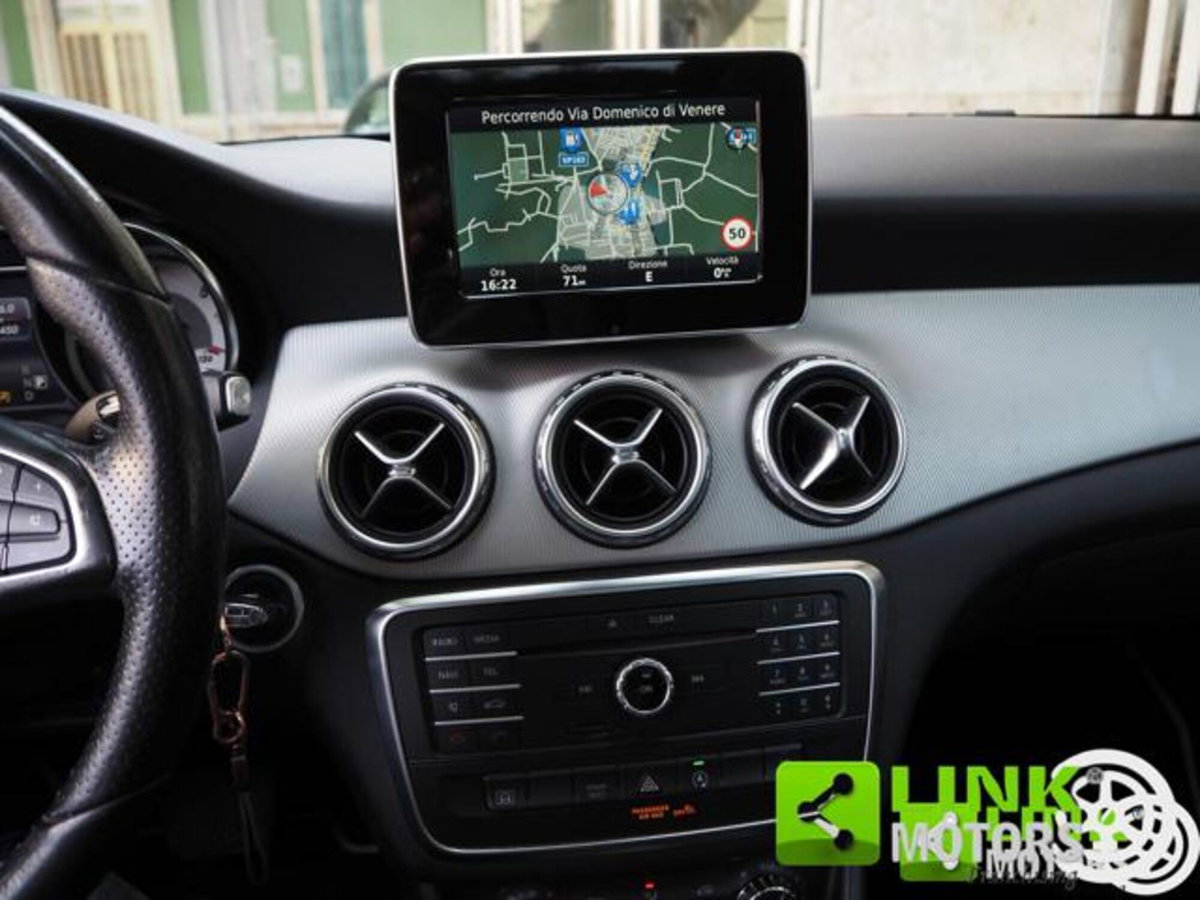 Mercedes-Benz GLA SUV 200 d Automatic 4Matic Premium (13)