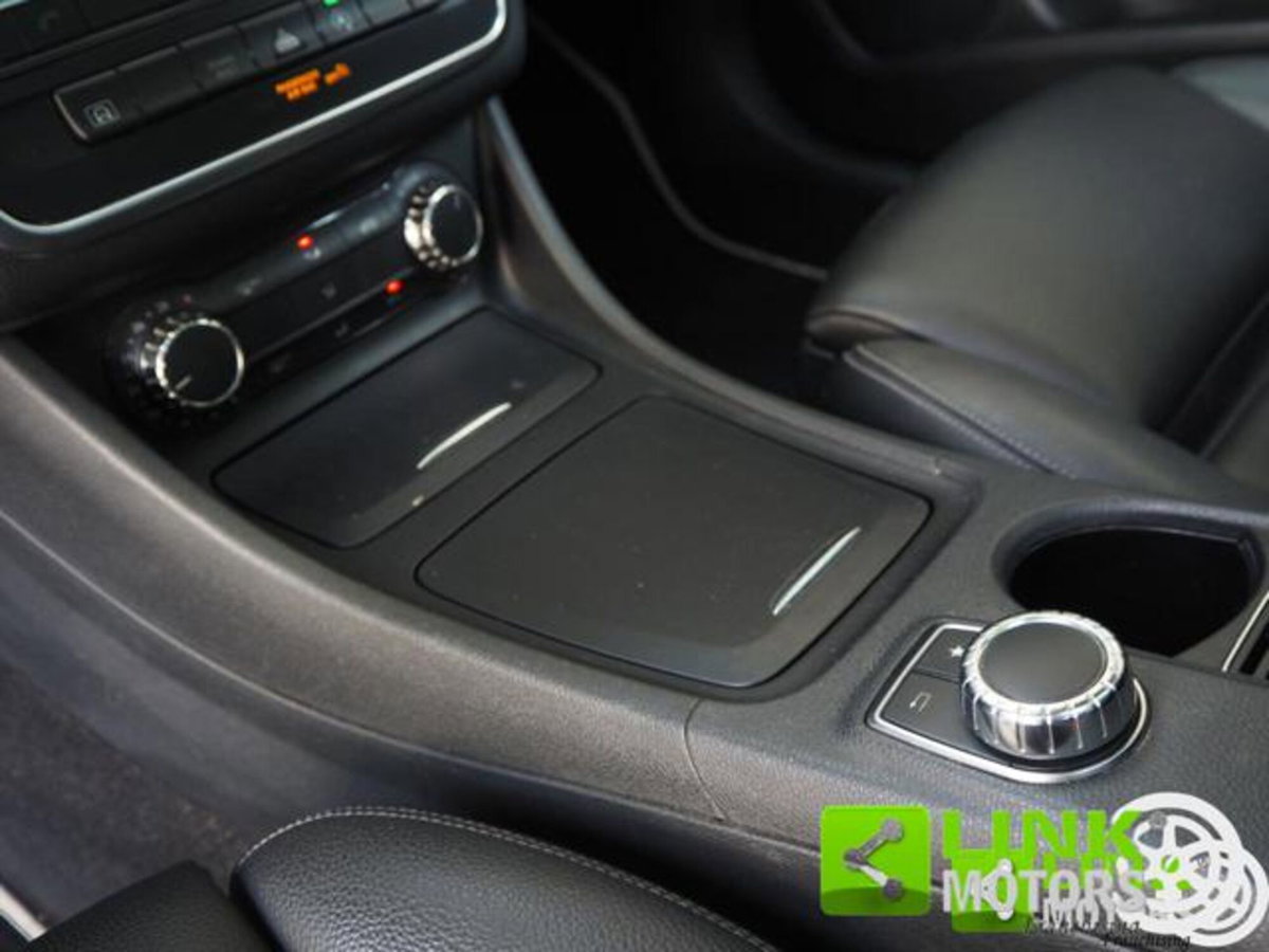 Mercedes-Benz GLA SUV 200 d Automatic 4Matic Premium (16)