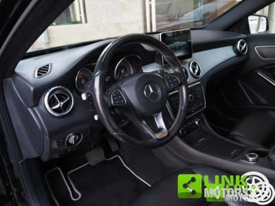 Mercedes-Benz GLA SUV 200 d Automatic 4Matic Premium (4)