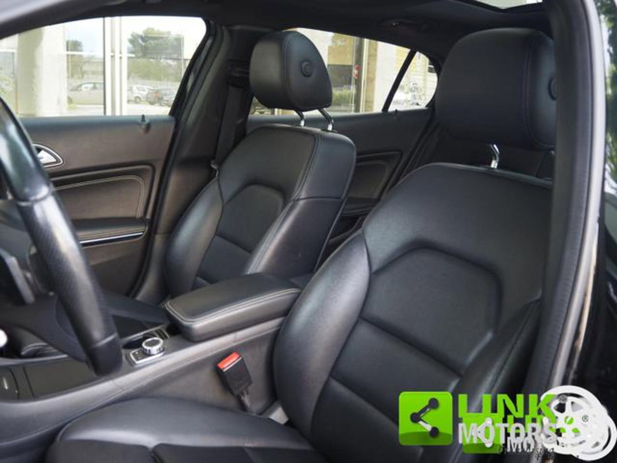 Mercedes-Benz GLA SUV 200 d Automatic 4Matic Premium (5)