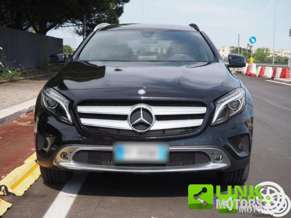 Mercedes-Benz GLA SUV 200 d Automatic 4Matic Premium (9)