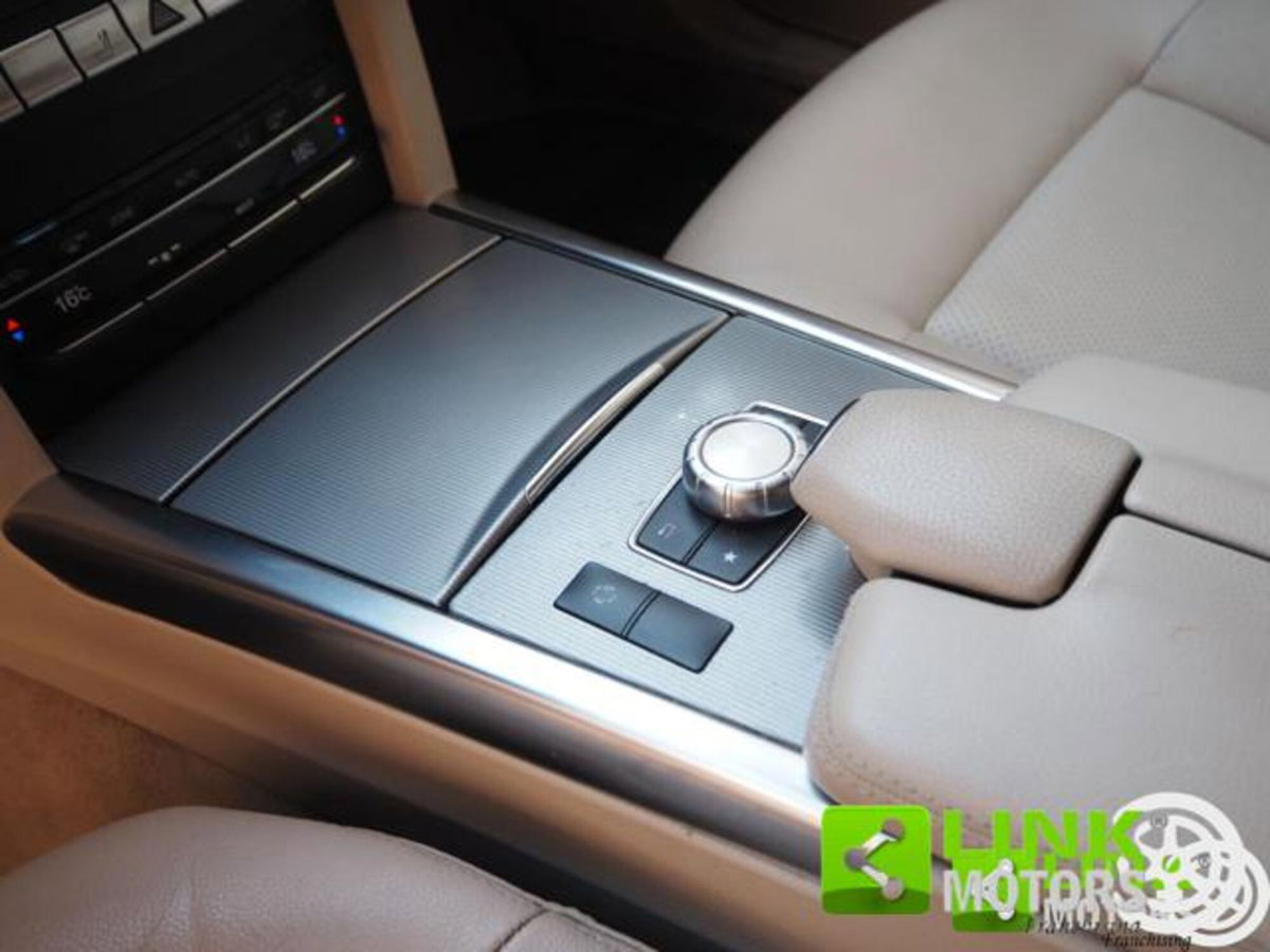 Mercedes-Benz Classe E Station Wagon 220 CDI Premium (17)