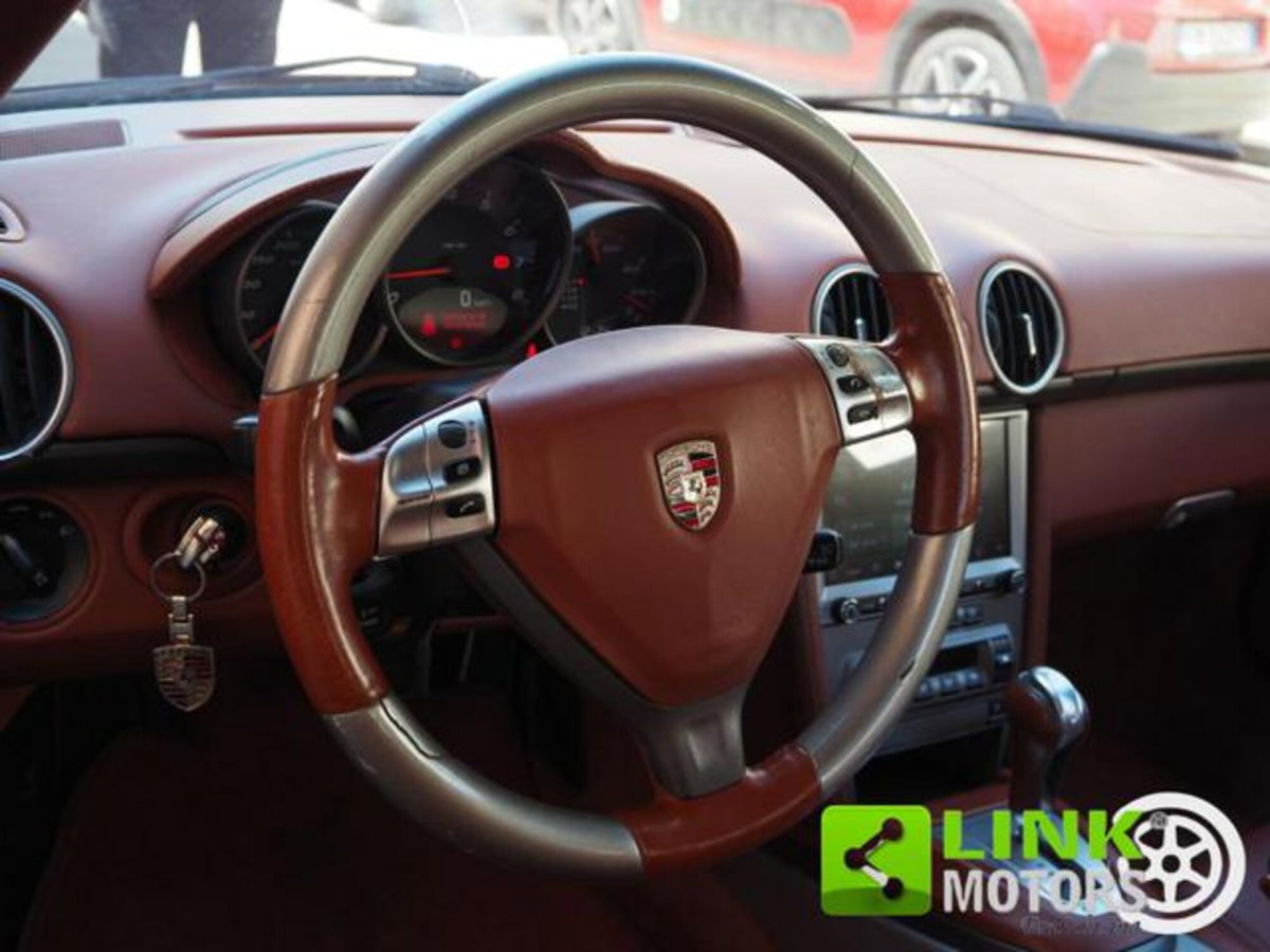 Porsche Cayman 2.7 (10)