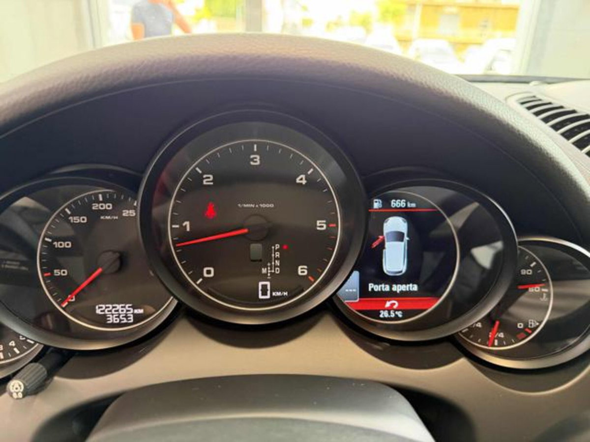 Porsche Cayenne 3.0 Diesel (8)