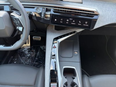 Peugeot 3008 1.2 hybrid GT Exclusive 145cv e-dcs6 (14)