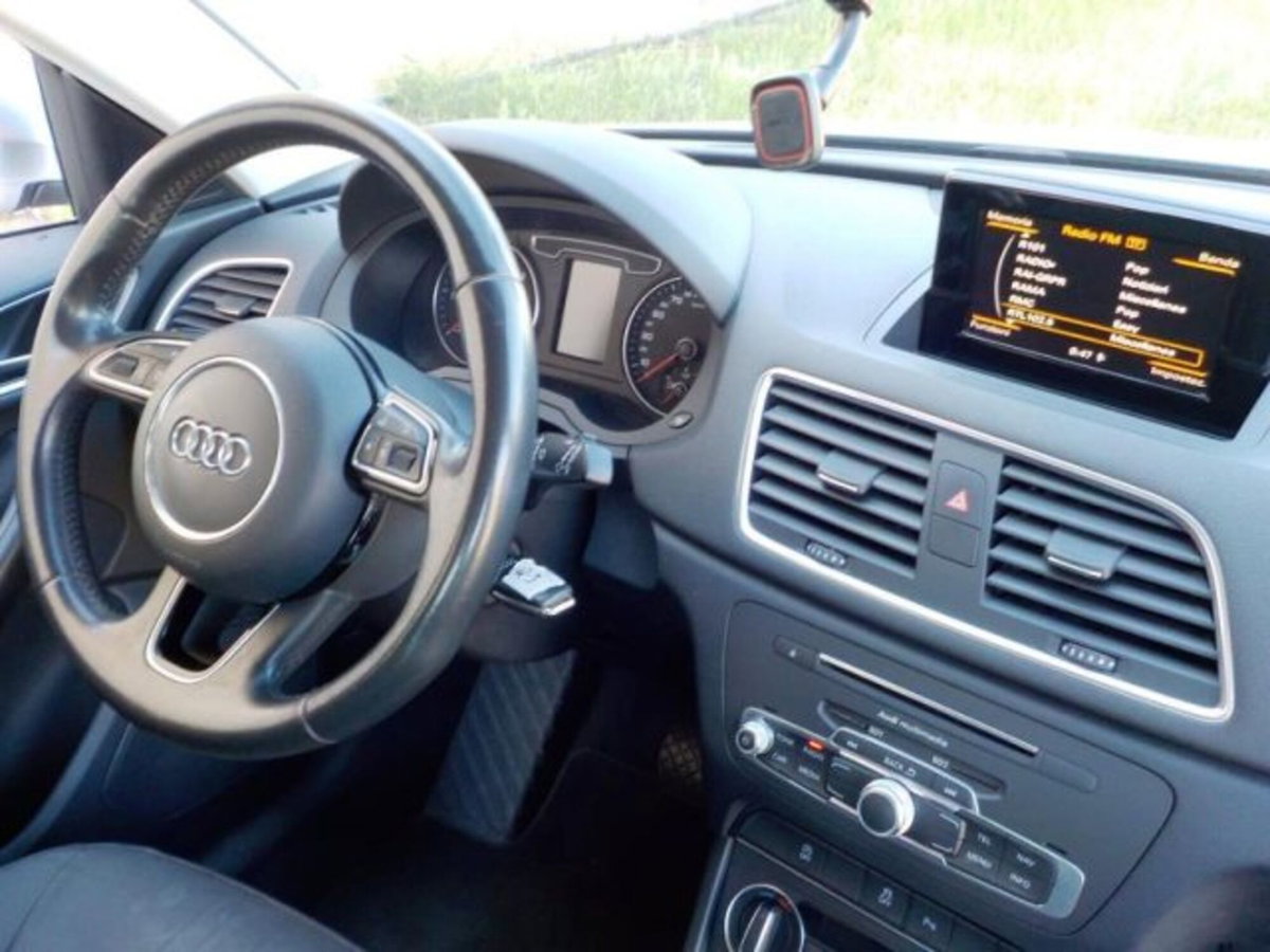Audi Q3 2.0 TDI 120 CV S tronic S line Edition (19)