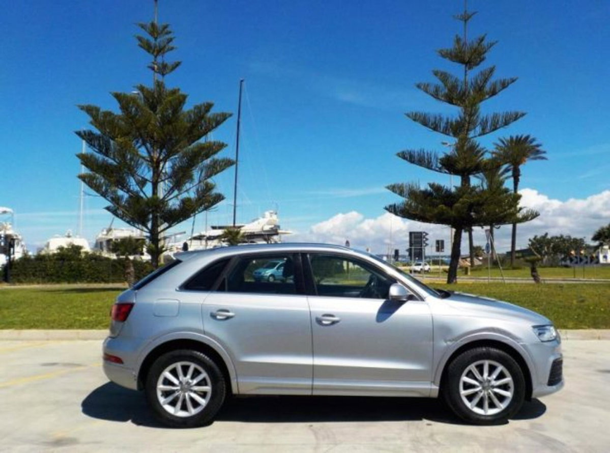 Audi Q3 2.0 TDI 120 CV S tronic S line Edition (4)