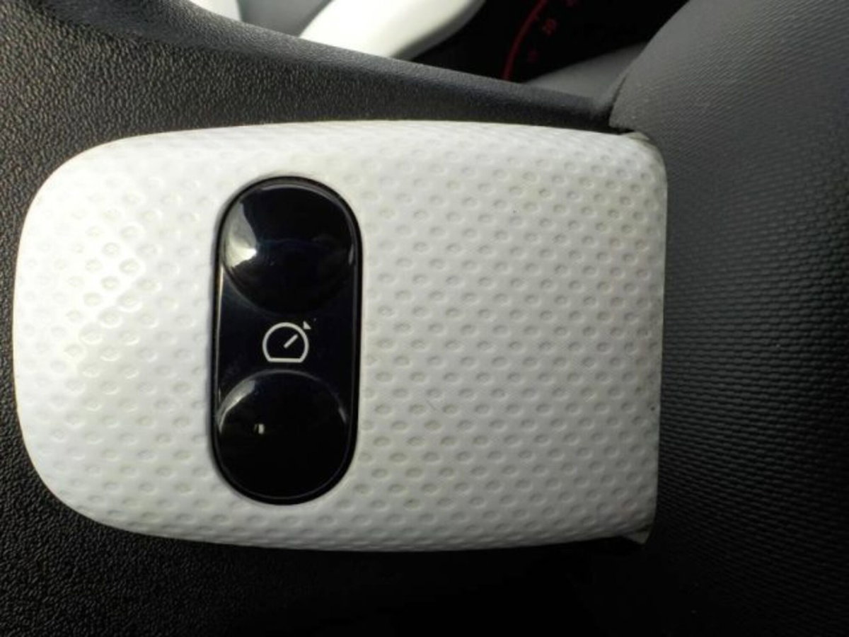 Renault Twingo SCe Zen (18)