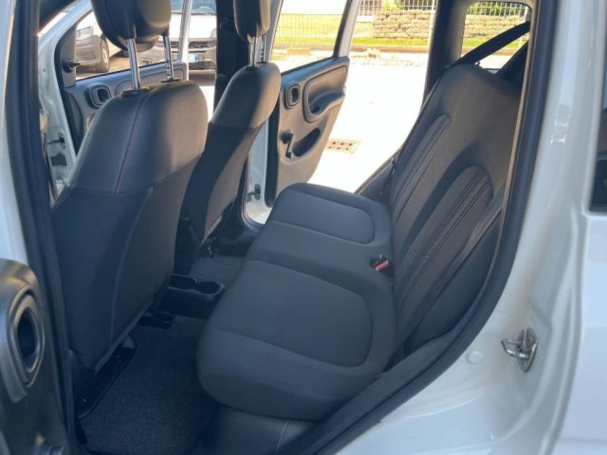 Fiat Panda 1.0 firefly hybrid s&s 70cv (9)