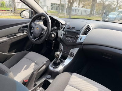 Chevrolet Cruze 1.6 5 porte LS (12)