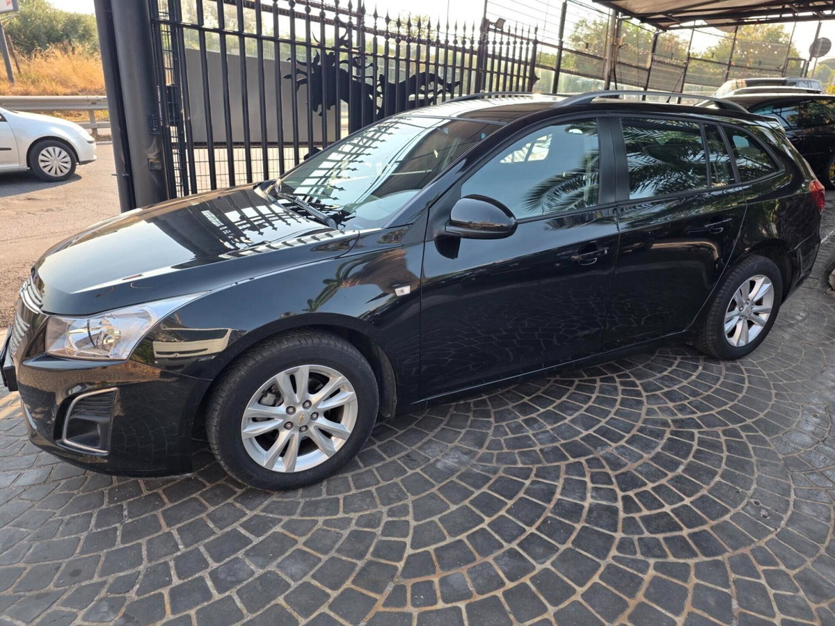 Chevrolet Cruze 1.6 5 porte LS (2)