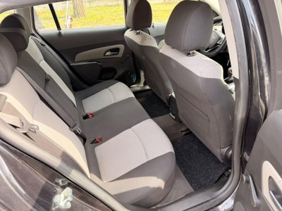 Chevrolet Cruze 1.6 5 porte LS (9)