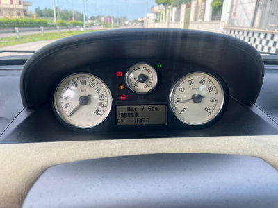 Lancia Ypsilon Multijet 16V Oro (13)