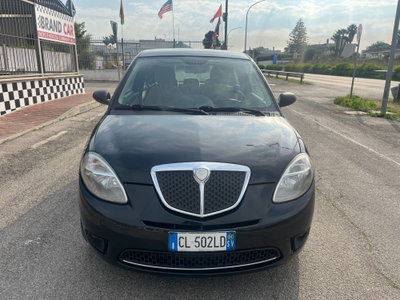 Lancia Ypsilon Multijet 16V Oro (2)