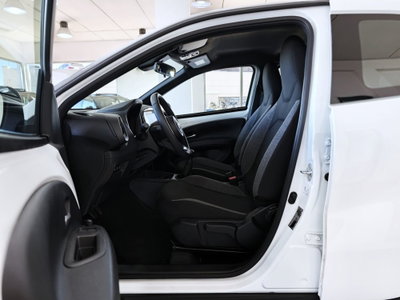 Toyota Aygo X 1.0 VVT-i 72 CV 5 porte Limited Air (9)
