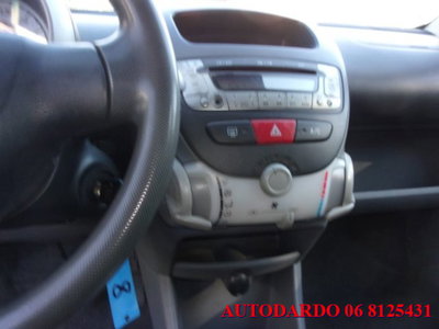 Toyota Aygo 1.0 12V VVT-i 3 porte Sol (15)