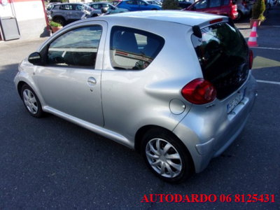 Toyota Aygo 1.0 12V VVT-i 3 porte Sol (4)