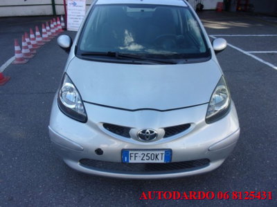 Toyota Aygo 1.0 12V VVT-i 3 porte Sol (9)