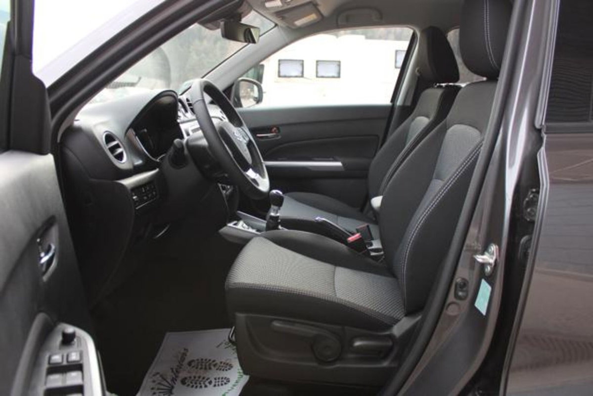 Suzuki Vitara 1.4 Hybrid 4WD AllGrip Easy Cool (9)