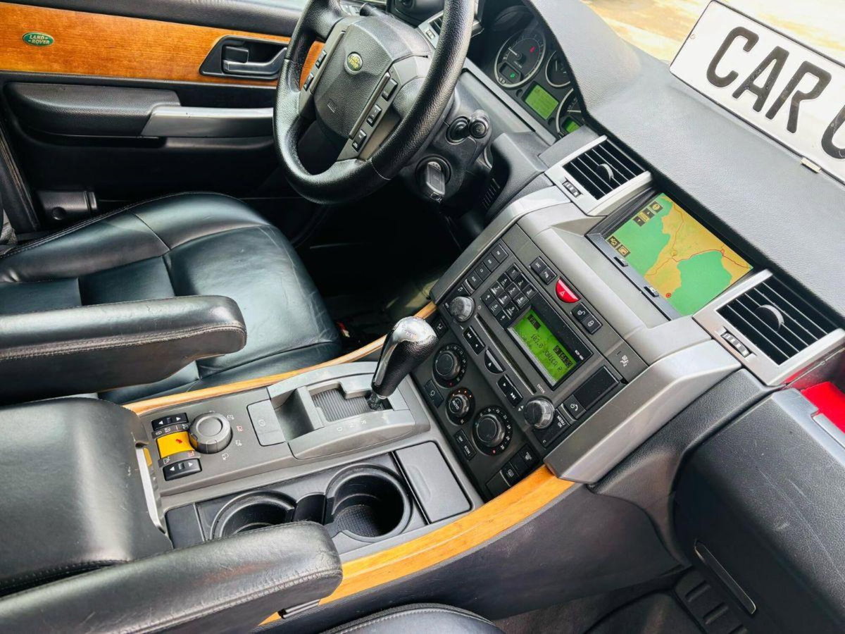 Land Rover Range Rover Sport 2.7 TDV6 HSE (17)