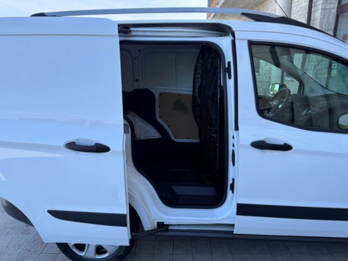 Ford Transit Courier 1.5 TDCi 75CV  Trend (18)