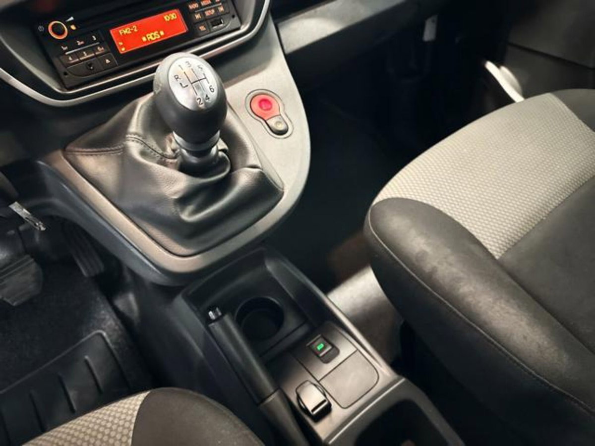 Renault Kangoo Blue dCi 95CV Express Furgone Ice (11)