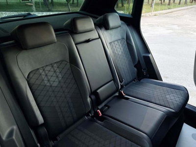 Volkswagen Tiguan 2.0 TDI 150 CV SCR DSG 4MOTION R-Line (12)