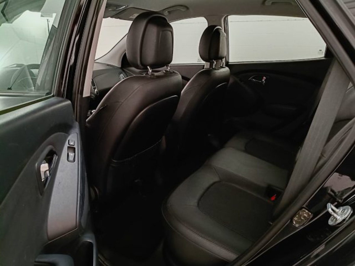 Hyundai ix35 2.0 CRDi 4WD Comfort (10)