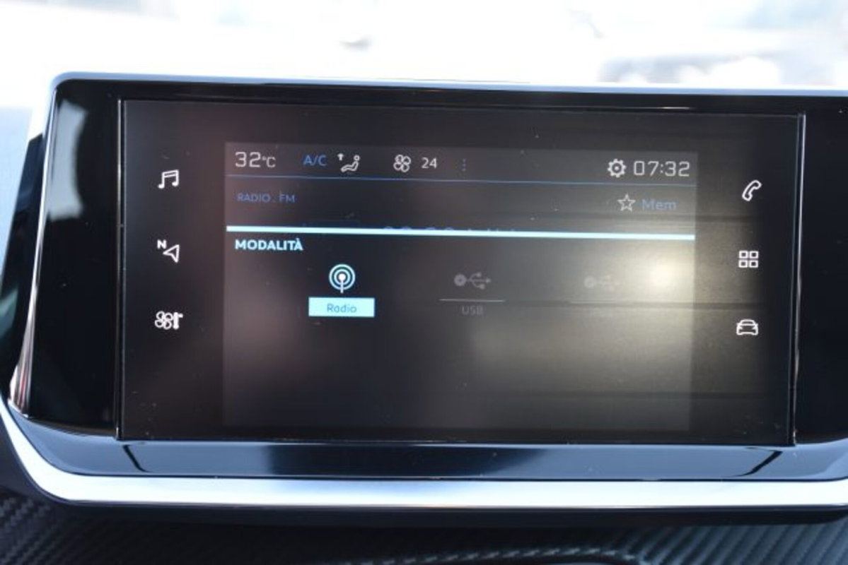 Peugeot 208 1.2 puretech Active s&s 75cv (11)