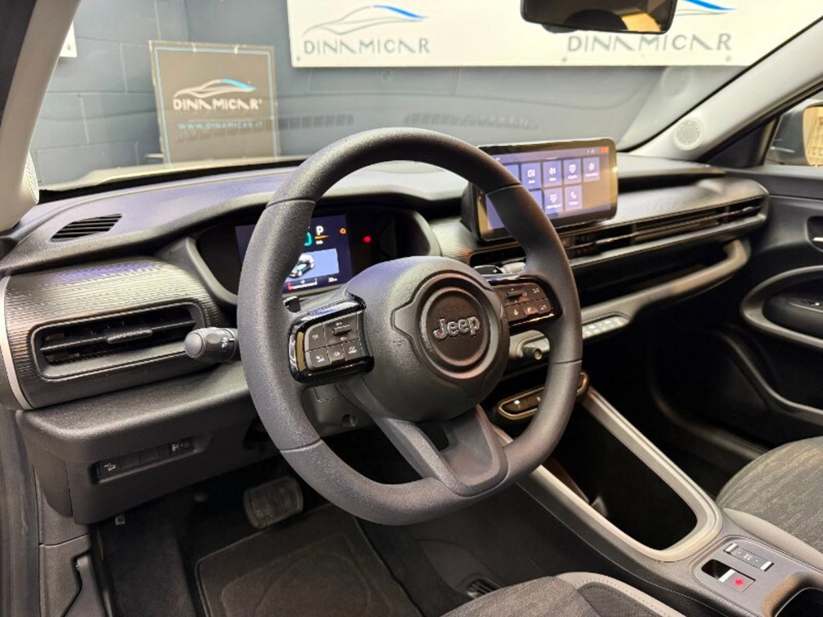 Jeep Avenger 1.2 turbo e-hybrid mhev Black Edition fwd 110cv edct6 (10)