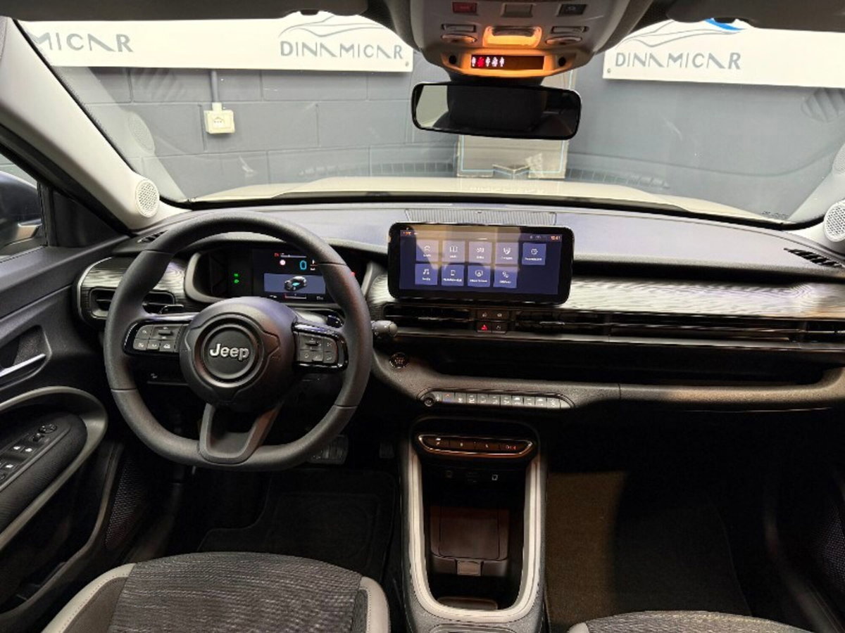 Jeep Avenger 1.2 turbo e-hybrid mhev Black Edition fwd 110cv edct6 (12)