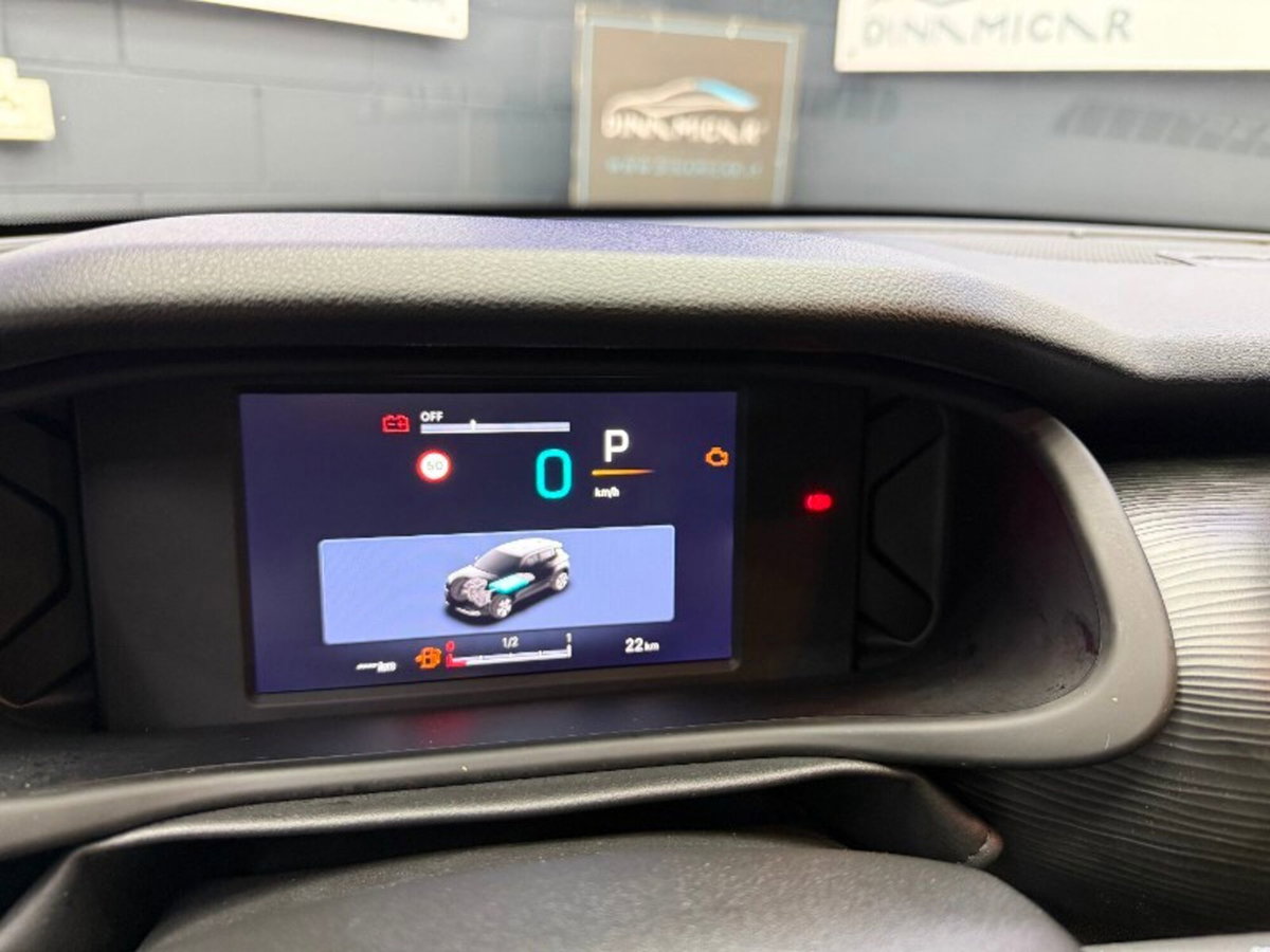 Jeep Avenger 1.2 turbo e-hybrid mhev Black Edition fwd 110cv edct6 (8)