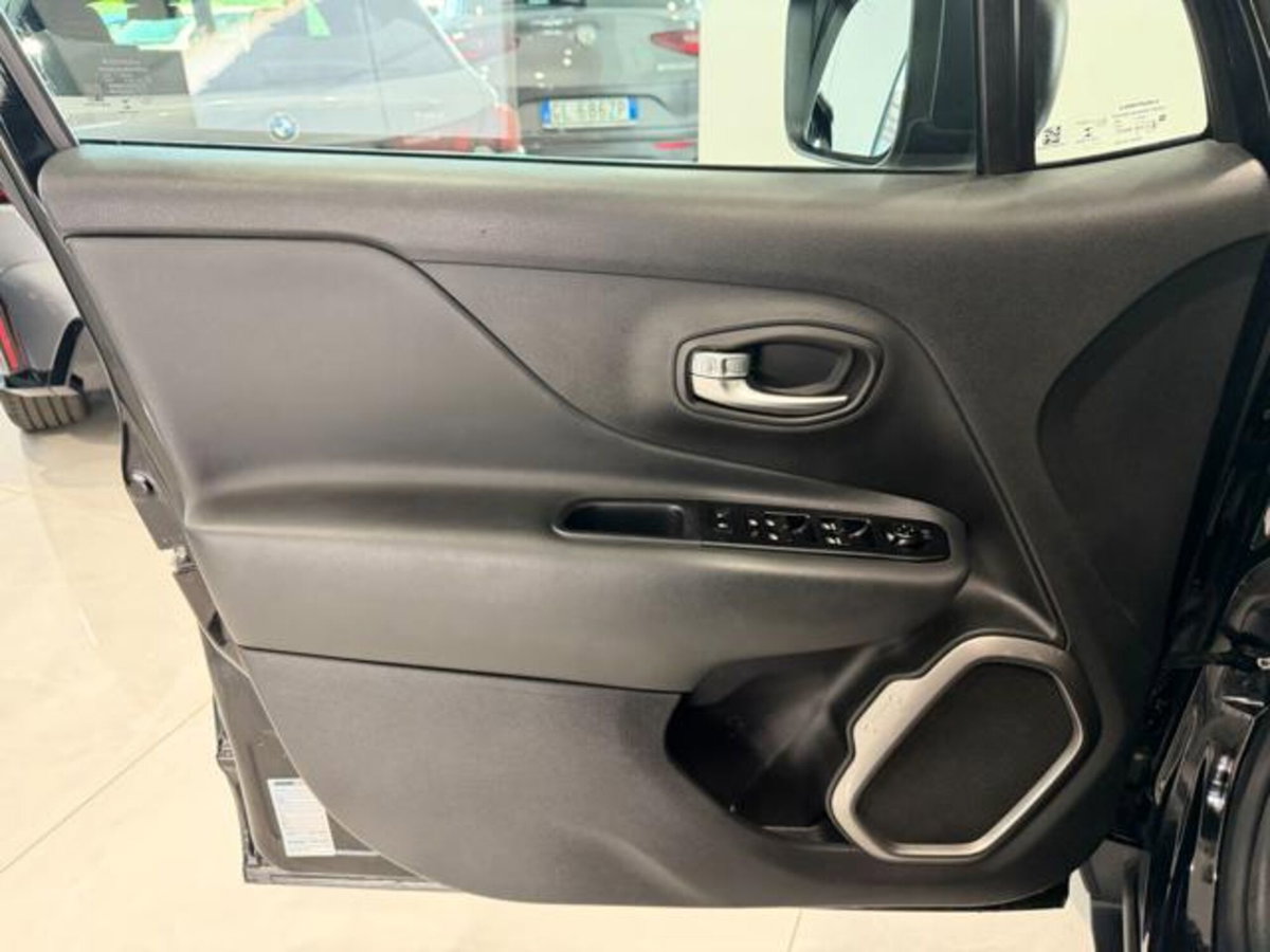Jeep Renegade 1.6 Mjt 130 CV Longitude (16)