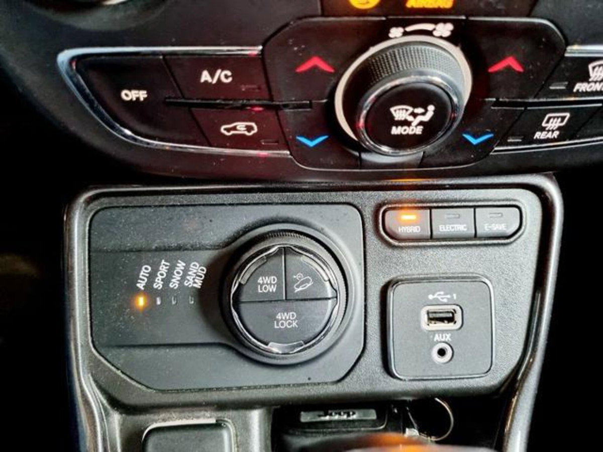 Jeep Compass 1.3 T4 190CV PHEV AT6 4xe Business Plus (12)