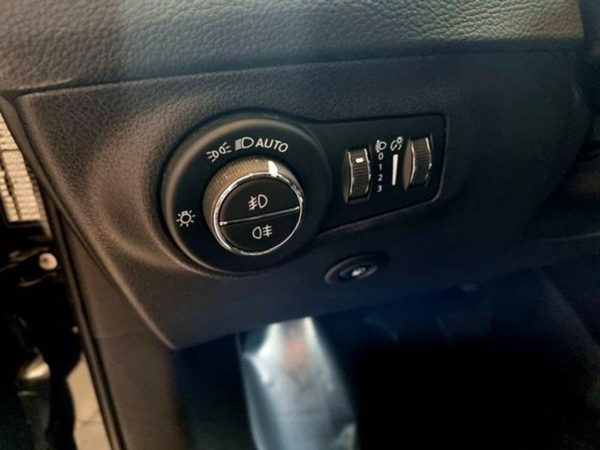 Jeep Compass 1.3 T4 190CV PHEV AT6 4xe Business Plus (13)