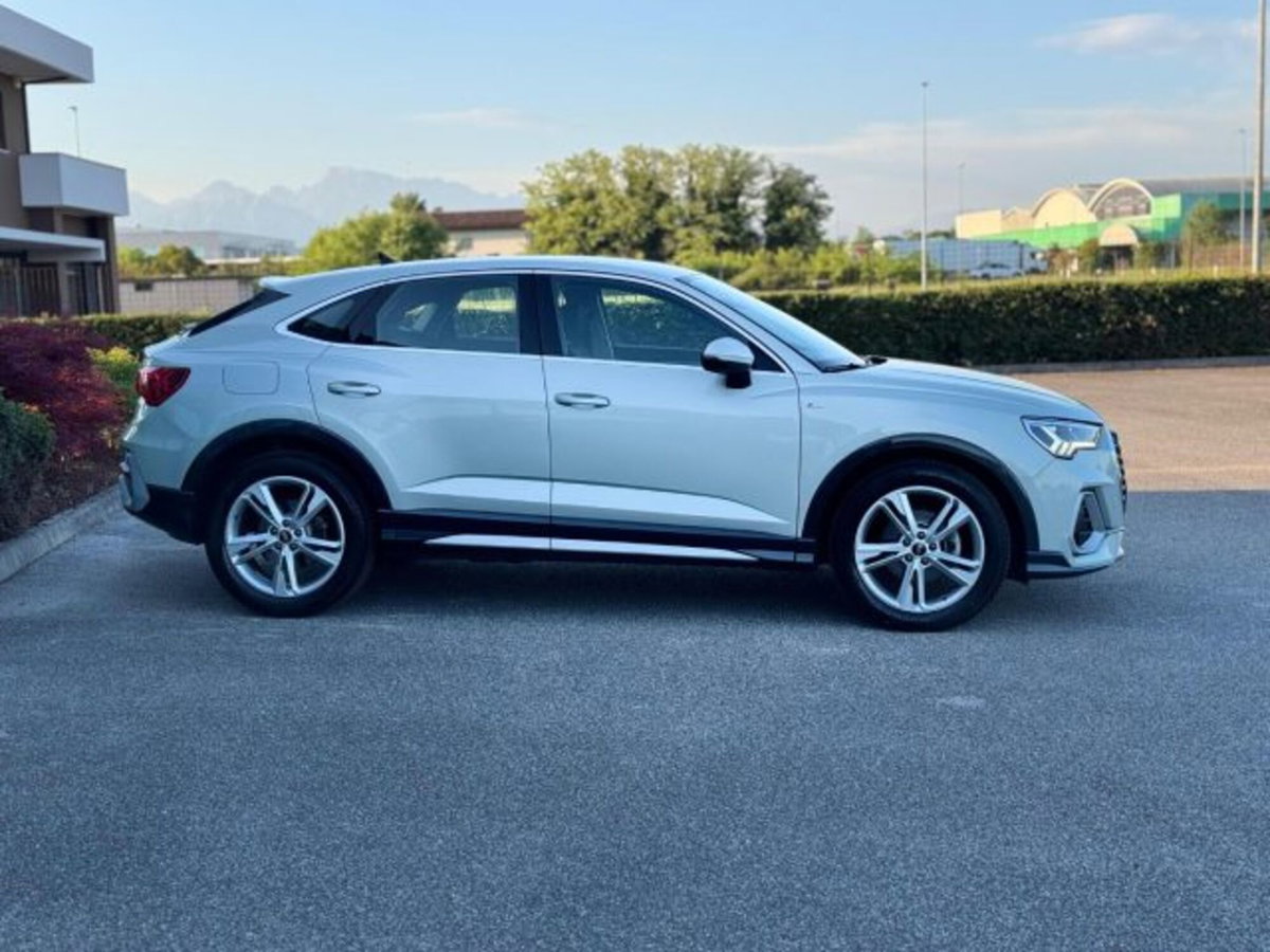 Audi Q3 Sportback 35 TDI quattro S tronic S line edition (16)